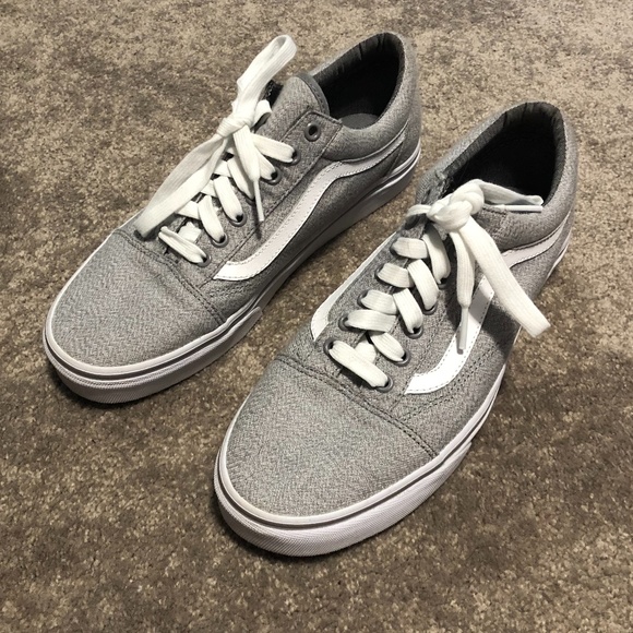 grey vans tennis shoes